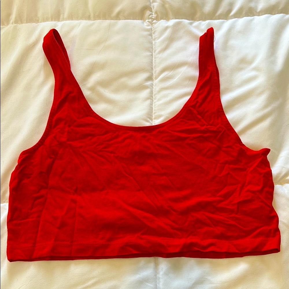 Junior’s cropped tank top